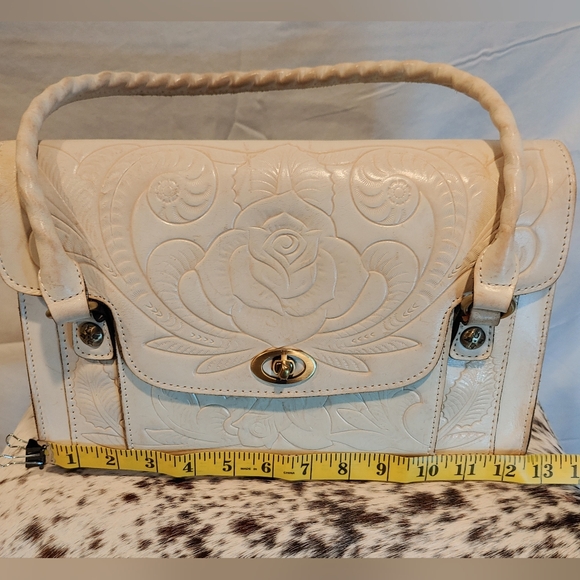 Patricia Nash Sanabria White Waxed Tooled Cream & Tan Satchel NWOT - Picture 12 of 16